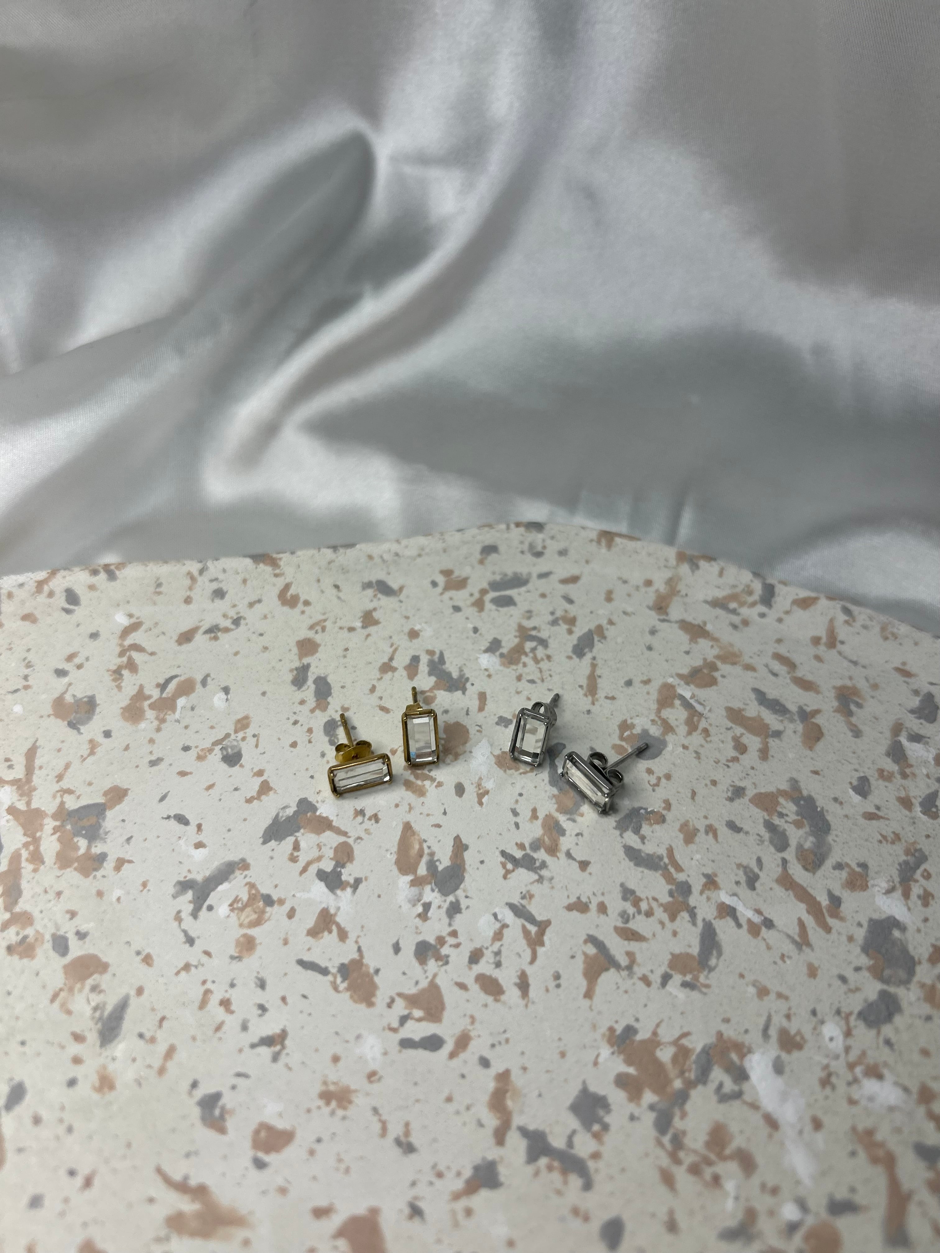 BOUCLES D’OREILLES PIERRE