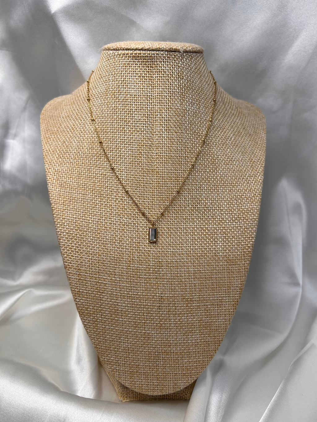 COLLIER PIERRE