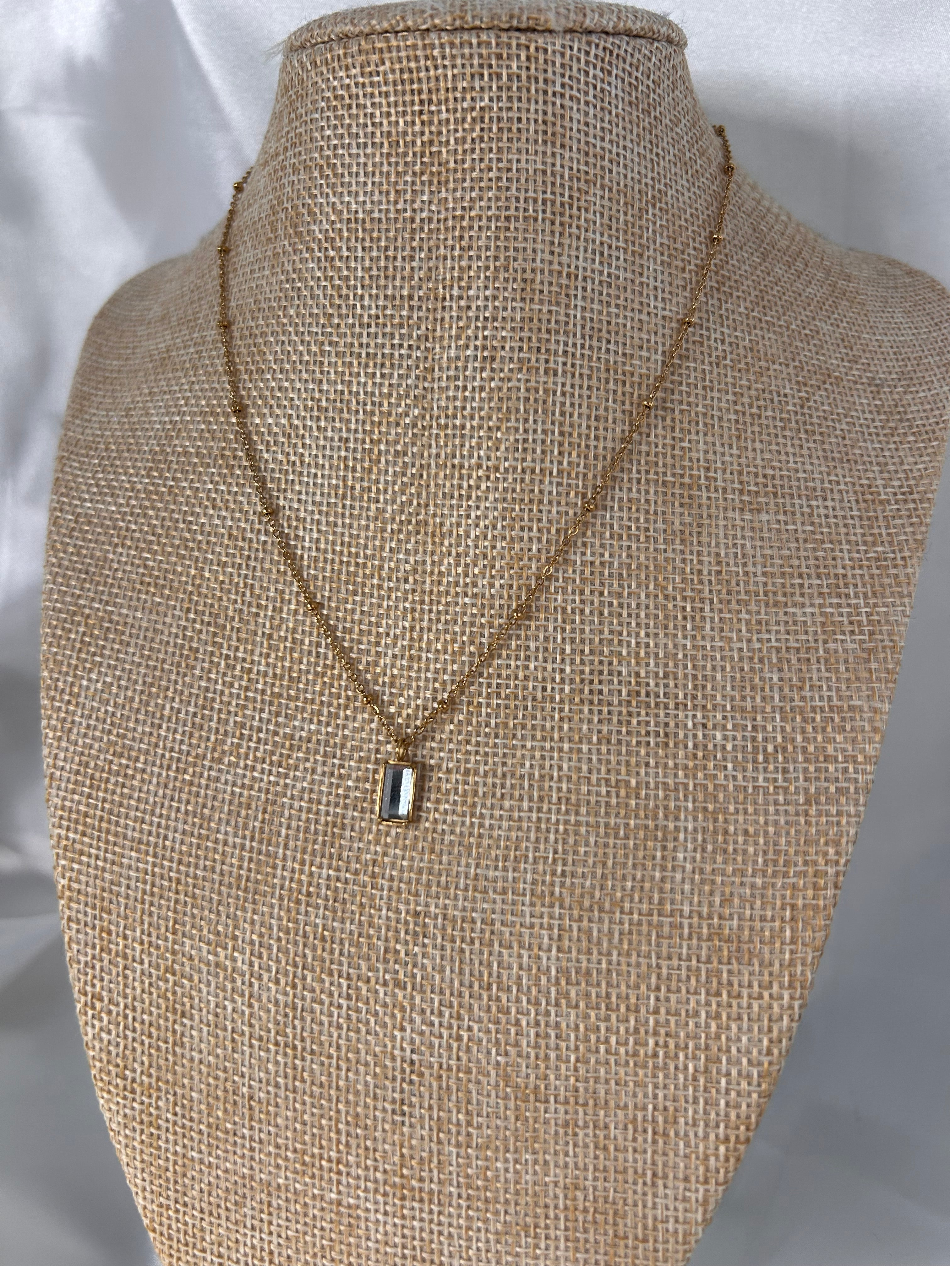 COLLIER PIERRE