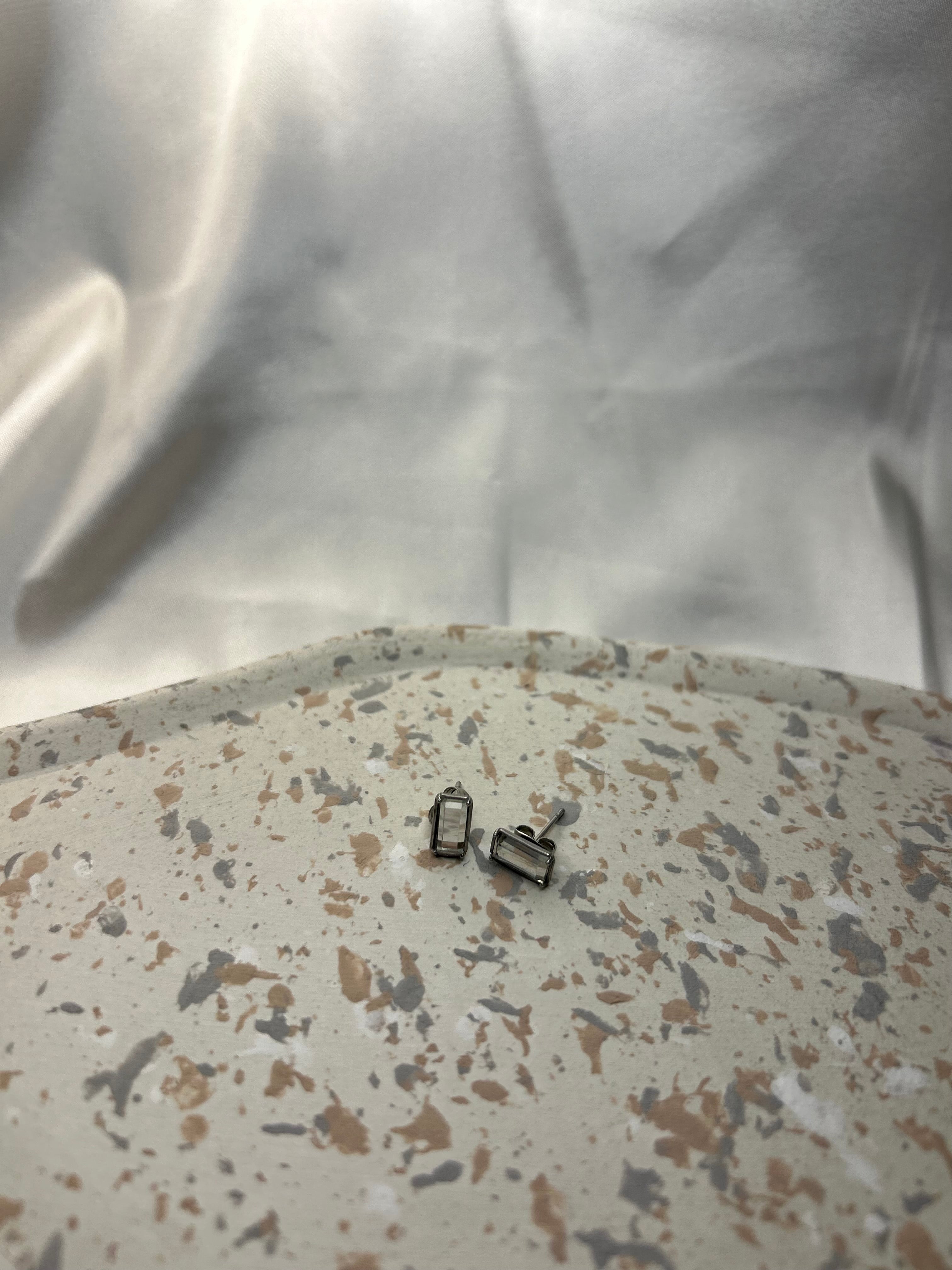 BOUCLES D’OREILLES PIERRE